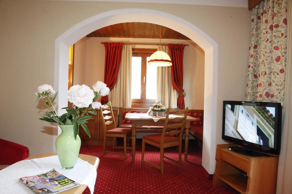 Large One-Bedroom Apartment